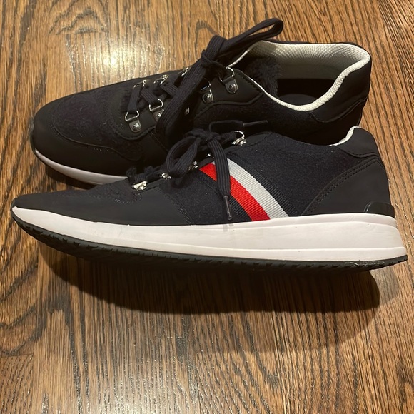 Tommy Hilfiger sneakers - Picture 1 of 5